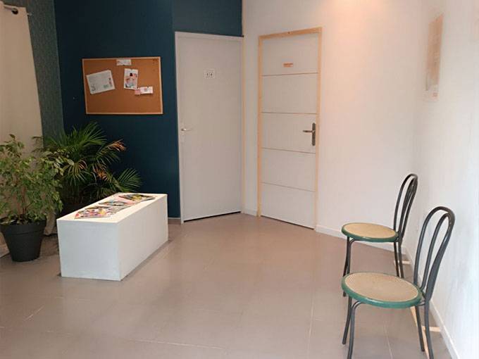 salle d'attente du cabinet